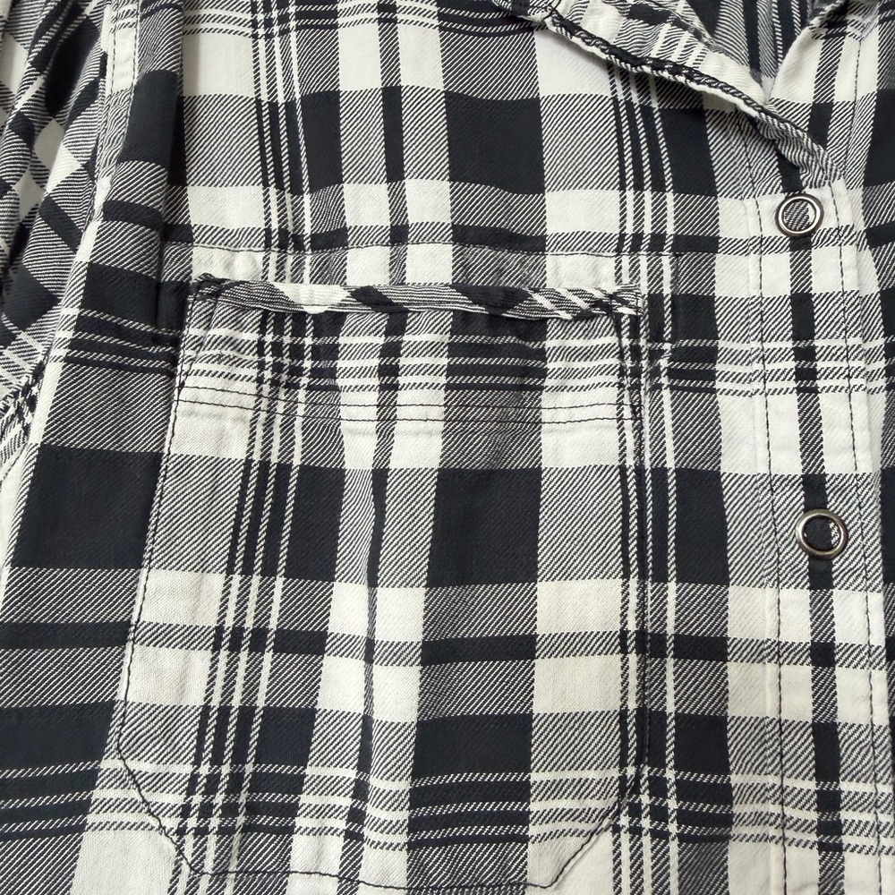 Eddie Bauer Black and White Plaid Button-Up Shirt - Picture 5 of 6